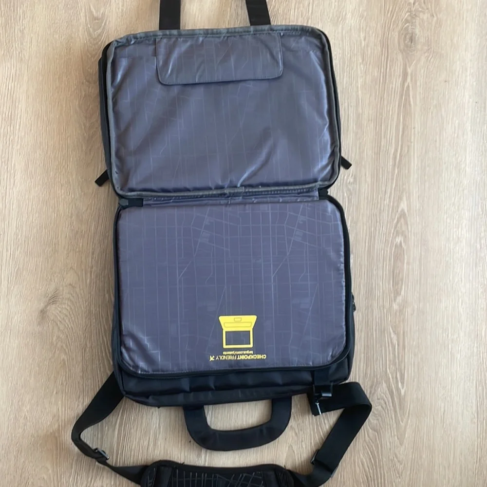 Targus laptop case / shoulder-strap bag